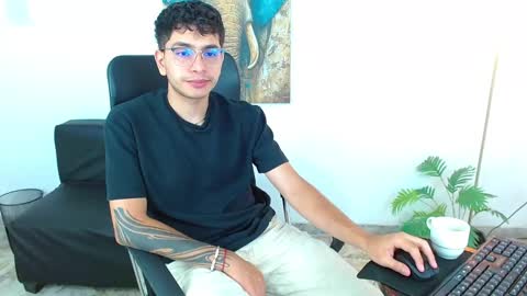 Snapshot of maax_18 chatting on 03/14/26, 01:27 Max online show from 03/14/26, 01:27