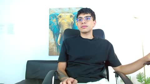 Snapshot of maax_18 chatting on 03/19/26, 01:37 Max online show from 03/19/26, 01:37