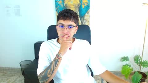 Snapshot of maax_18 chatting on 03/23/26, 01:26 Max online show from 03/23/26, 01:26