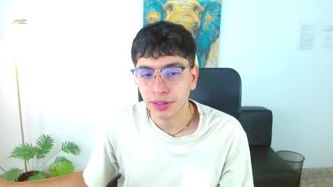 Snapshot of maax_18 chatting on 03/28/26, 01:43 Max online show from 03/28/26, 01:43