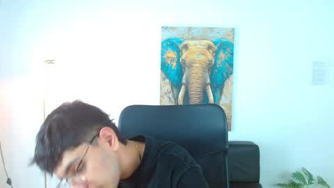 Snapshot of maax_18 chatting on 03/31/26, 02:06 Max online show from 03/31/26, 02:06