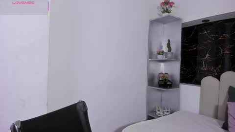 Snapshot of maazikeen chatting on 10/28/25, 08:29 Mazikeen online show from 10/28/25, 08:29