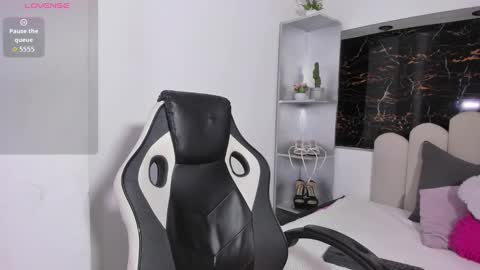 Snapshot of maazikeen chatting on 11/05/25, 04:34 Mazikeen online show from 11/05/25, 04:34