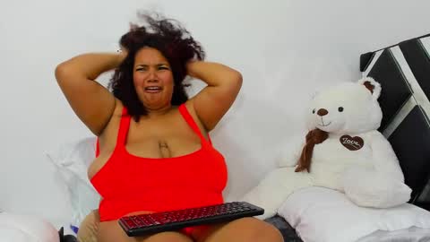 macarenaawills online show from 02/21/25, 08:16