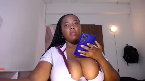 macarenaboobs online show from 04/08/26, 04:40