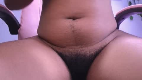 Snapshot of macey_hairy chatting on 10/31/25, 12:28 Macey Elliot Modelo Independiente online show from 10/31/25, 12:28