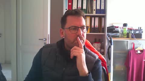 Snapshot of macfly67 chatting on 01/13/25, 10:14 macfly67 online show from 01/13/25, 10:14