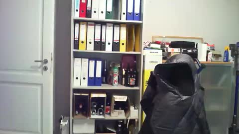 Snapshot of macfly67 chatting on 10/14/25, 05:36 macfly67 online show from 10/14/25, 05:36