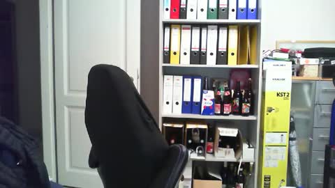 Snapshot of macfly67 chatting on 11/12/25, 06:30 macfly67 online show from 11/12/25, 06:30