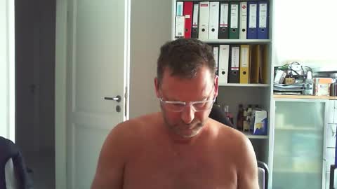 macfly67 online show from 06/01/26, 04:58