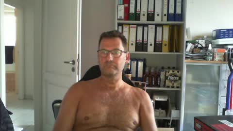 macfly67 online show from 06/12/26, 06:23