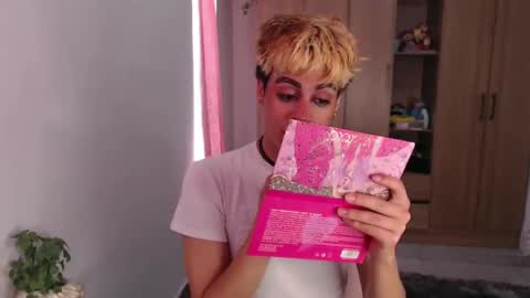 Snapshot of machissex chatting on 01/03/25, 03:33 machissex online show from 01/03/25, 03:33