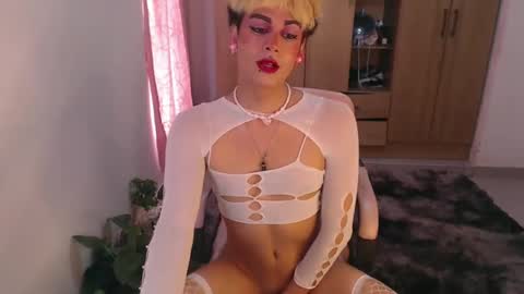 Snapshot of machissex chatting on 01/11/25, 06:23 machissex online show from 01/11/25, 06:23