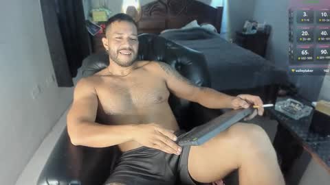 Snapshot of machohandsome chatting on 01/14/25, 01:38 Javier papichulo master how do you want online show from 01/14/25, 01:38