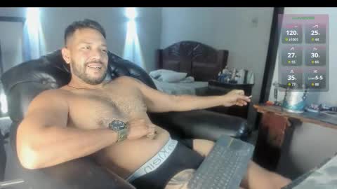 Snapshot of machohandsome chatting on 11/08/25, 10:26 Javier papichulo master how do you want online show from 11/08/25, 10:26