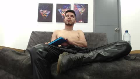 instagram mackdanielsx online show from 02/12/26, 08:04