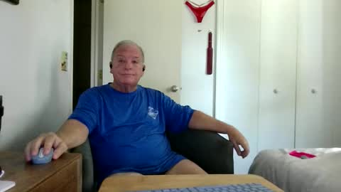 mackdocc001 online show from 04/24/26, 03:58