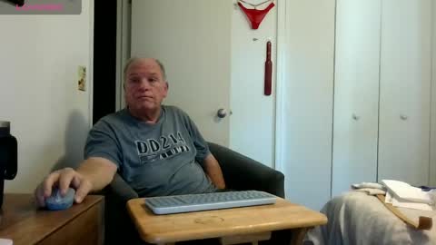 mackdocc001 online show from 04/25/26, 03:20