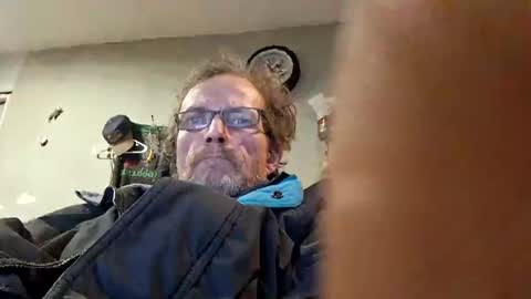 mackdog1369 online show from 02/17/25, 07:58