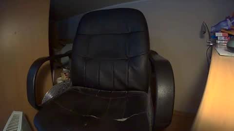 Snapshot of mackenss20 chatting on 01/21/25, 01:00 Makan online show from 01/21/25, 01:00