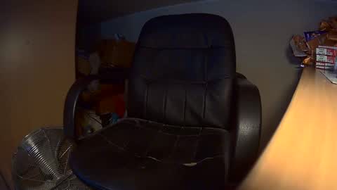 Snapshot of mackenss20 chatting on 02/11/25, 02:46 Makan online show from 02/11/25, 02:46