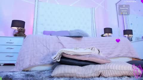 Mackenzie online show from 01/09/25, 04:41