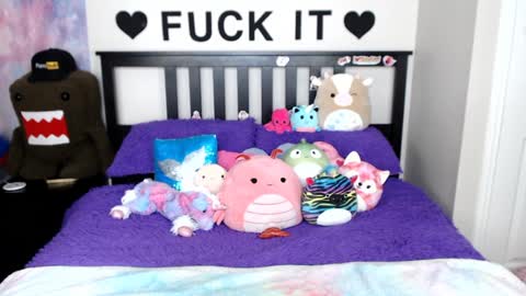 Mackenzie Wolfe online show from 01/11/25, 07:49