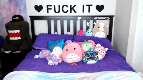 Mackenzie Wolfe online show from 02/18/25, 08:05