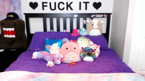 Mackenzie Wolfe online show from 09/10/25, 05:40