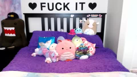 Mackenzie Wolfe online show from 09/12/25, 05:40