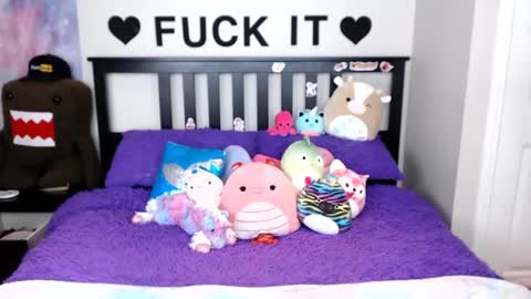 Mackenzie Wolfe online show from 09/29/25, 06:29