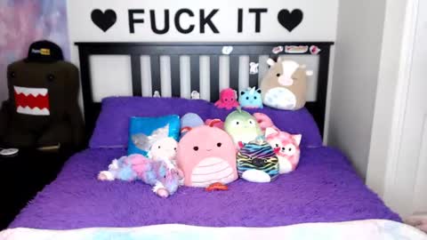 Mackenzie Wolfe online show from 10/09/25, 03:04