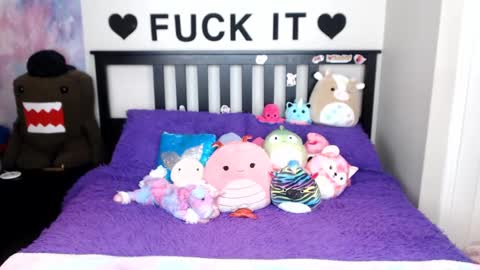 Mackenzie Wolfe online show from 11/03/25, 04:58