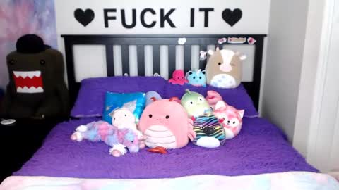 Mackenzie Wolfe online show from 11/05/25, 04:45