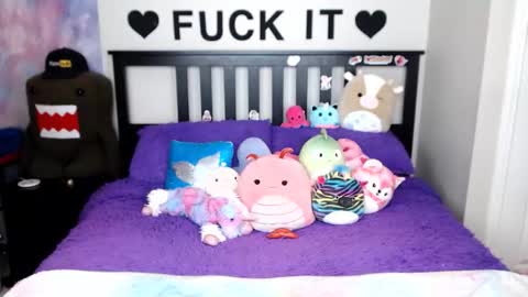 Mackenzie Wolfe online show from 12/20/25, 05:58