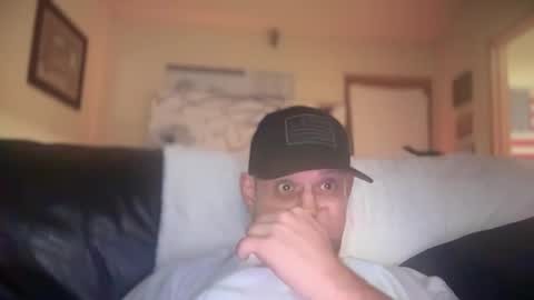 Snapshot of mackincaliallday chatting on 02/14/25, 11:42 MackinCaliAllDay online show from 02/14/25, 11:42