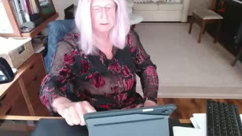 Deanne online show from 05/18/26, 02:01