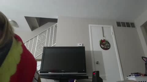 mad_hornet1983 online show from 01/20/25, 05:15