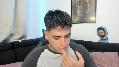 Snapshot of mad_maxxx1 chatting on 02/20/25, 11:32 max online show from 02/20/25, 11:32