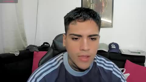 Snapshot of mad_maxxx1 chatting on 11/06/25, 11:55 max online show from 11/06/25, 11:55