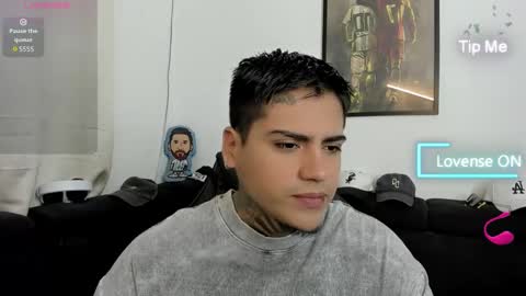 Snapshot of mad_maxxx1 chatting on 11/17/25, 11:49 max online show from 11/17/25, 11:49