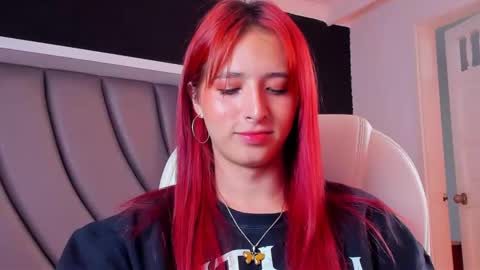 Snapshot of madame_lilith chatting on 01/26/25, 02:52 madame lilith online show from 01/26/25, 02:52