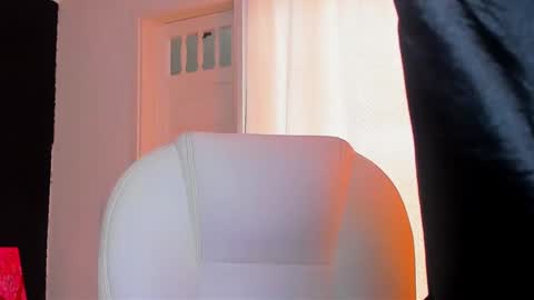 Snapshot of madame_lilith chatting on 02/11/25, 05:29 madame lilith online show from 02/11/25, 05:29