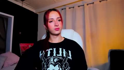 Snapshot of madame_lilith chatting on 02/17/25, 11:34 madame lilith online show from 02/17/25, 11:34