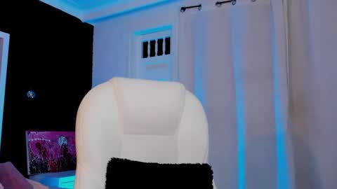 Snapshot of madame_lilith chatting on 03/03/25, 11:22 madame lilith online show from 03/03/25, 11:22