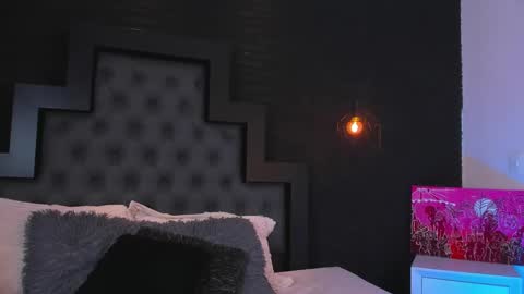 Snapshot of madame_lilith chatting on 09/16/25, 01:34 madame lilith online show from 09/16/25, 01:34