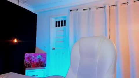 Snapshot of madame_lilith chatting on 10/12/25, 11:31 madame lilith online show from 10/12/25, 11:31