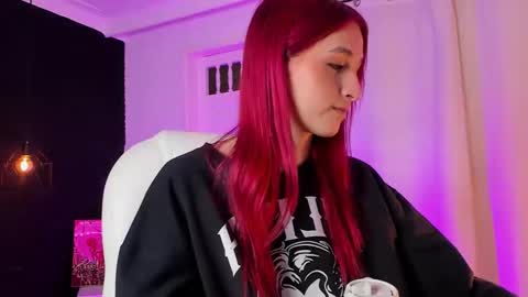 Snapshot of madame_lilith chatting on 10/23/25, 11:42 madame lilith online show from 10/23/25, 11:42