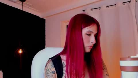 Snapshot of madame_lilith chatting on 11/02/25, 11:23 madame lilith online show from 11/02/25, 11:23