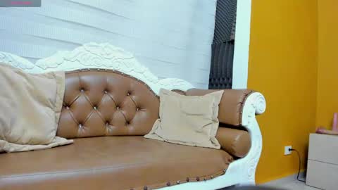 Madame Carla  online show from 04/15/26, 12:23